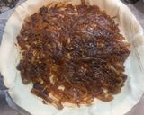 Foto del paso 4 de la receta: Quiche de Alcachofa, Jamón, Cebolla Caramelizada y Brie