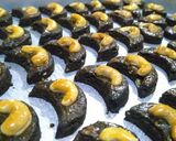 Foto langkah ke 3 dari resep Choco Cashew nuts Cookies.