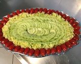 Une image de l'étape 6 de Salade de concombre, courgette râpée, oignon rouge, tomates cerises et burrata au persil.