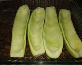 Foto del paso 2 de la receta: Zapallitos zucchini rellenos de carne!