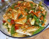 A picture of step 4 of Chicken & Shrimp Miki Bihon Guisado.