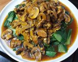 Foto langkah ke 4 dari resep Tumis Pakcoy Jamur Champignon.