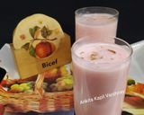 A picture of step 3 of Meethi Lassi (Rose Lassi).