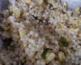 A picture of step 2 of Sabudana khichdi.