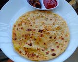 चना दाल स्पाइसी चीज़ी पराठा(chana daal paratha recipe in hindi) रेसिपी चरण 8 फोटो