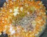 Foto langkah ke 2 dari resep Pastel isi sayuran dan ayam.