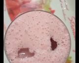A picture of step 7 of Strawberry 🍓 Milk shake.