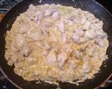 Foto del paso 4 de la receta: Muslos de pollo en salsa de nata con patatas panaderas