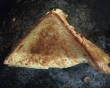 A picture of step 3 of Suji sandwich.