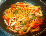 Foto del paso 4 de la receta: Tallarines con lomo y verduras estilo spanishchine