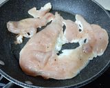 Foto del paso 5 de la receta Bocata de pechuga con lechuga