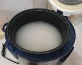 Foto langkah ke 2 dari resep Nasi Ayam Rice Cooker.