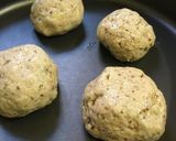 Foto del paso 3 de la receta: Pancitos negros con harina integral de trigo sarraceno, sin gluten, veganos, sin levadura