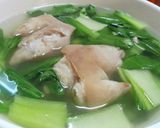 Hình bước làm 3 của món Canh cải thìa nấu móng heo