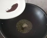 A picture of step 1 of Rava Upma.