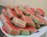 Foto langkah ke 9 dari resep Kue Lapis Terigu.