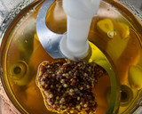 Foto del paso 3 de la receta: Ensalada francesa de zanahoria rallada o Carottes Râpées con vinagreta de mostaza
