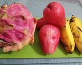Foto langkah ke 1 dari resep Jus buah pisang, naga dan jambu air.