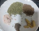 A picture of step 1 of Chia seeds mint lemon drink.