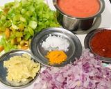 A picture of step 1 of Capsicum Tomato Curd Sabzi.