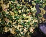 A picture of step 4 of Spring onion fry.