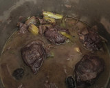 Foto del paso 6 de la receta: Carrilleras al vino tinto con ciruelas