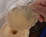 Foto del paso 2 de la receta: Gelatina de leche y durazno paso a paso