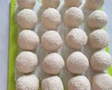 Foto langkah ke 6 dari resep Onde-onde Isi Kacang Hijau Kokoh dan Empuk (bisa di "freezer").