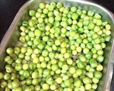 A picture of step 2 of Matar makhana Gobhi keema.