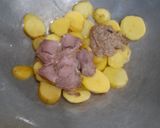 Foto langkah ke 2 dari resep Kentang Lada Kecap.