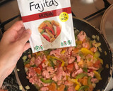 Foto del paso 2 de la receta: Fajitas de pollo 🌮