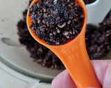 Foto del paso 3 de la receta: Bolitas de chocolate saludables 3 ing. 🍫 Ideal para hacer con infantes 🧒🏽 ♥️ 👧🏽 Sin azúcares agregados
