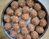 A picture of step 5 of Garden cress ladoo.
