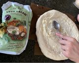Hình bước làm 2 của món Pizza Heo Muối và Kem Chua - Guanciale & Sour Cream Pizza