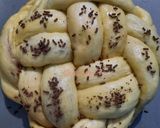 Foto langkah ke 14 dari resep Kreasi Challah / Braided Bread Versi Manis dan Asin.