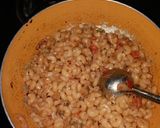A picture of step 4 of Soupy macaroni with garlic.