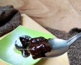 Foto langkah ke 6 dari resep Steamed chocolate lava cake.
