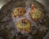 A picture of step 5 of Prawn lolipop.