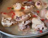 Foto langkah ke 2 dari resep Ayam kecap pedas manis simple.