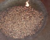 A picture of step 3 of Fry shimla mirch.