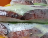 Hình bước làm 2 của món Cuốn lạp xưởng