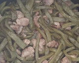 Foto del paso 8 de la receta: Carne de puerco con nopales en salsa de chile mora