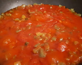 Foto del paso 3 de la receta: Pisto de tomate y pimiento con huevo cocido