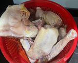 Foto langkah ke 1 dari resep Ayam goreng ungkep bumbu kuning.