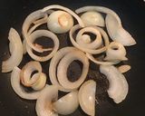 Hagymás tükörtojás (lapostojás;) recept fázis 1 fotója