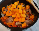 Foto del paso 4 de la receta: Secreto ibérico estofado con boniatos