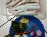 Foto langkah ke 1 dari resep Ceker Ayam Bumbu Kecap Manis.