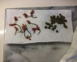 Foto del passaggio 1 della ricetta Financier con capperi o con i fiori di ciliegie sotto sale