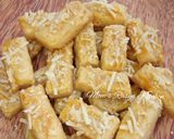 Foto langkah ke 7 dari resep Kastengel keju ekonomis (no mixer no oven).