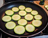Foto del paso 1 de la receta: ANTIPASTO De Calabacín🥒 con Vinagreta dulce de Perejil...!🌿